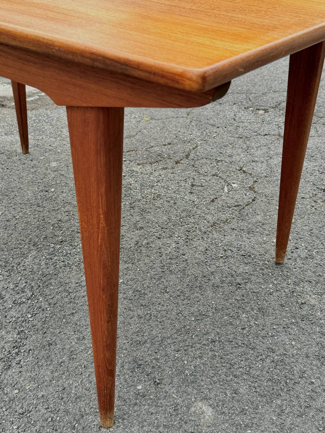 Table design scandinave, ameublement NF, vers 1960
