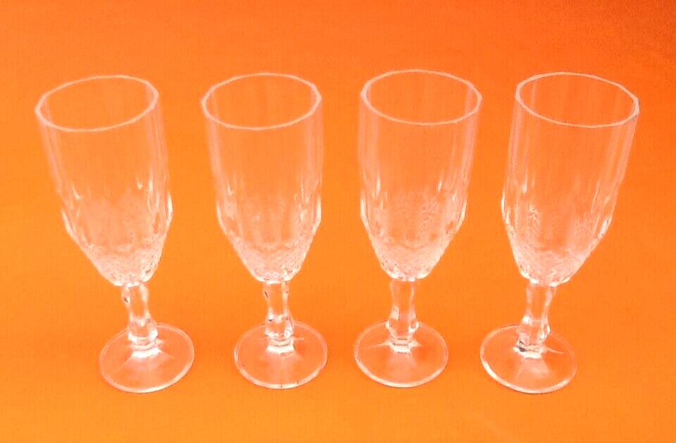 4 old Champagne flutes Transparent faceted glass / Honeycomb