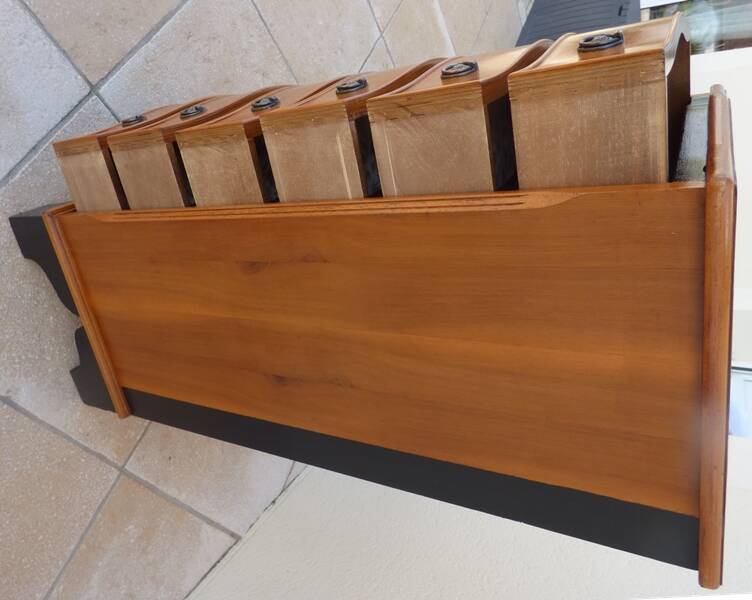 Louis XVI style chest of drawers in wood and cherry veneer