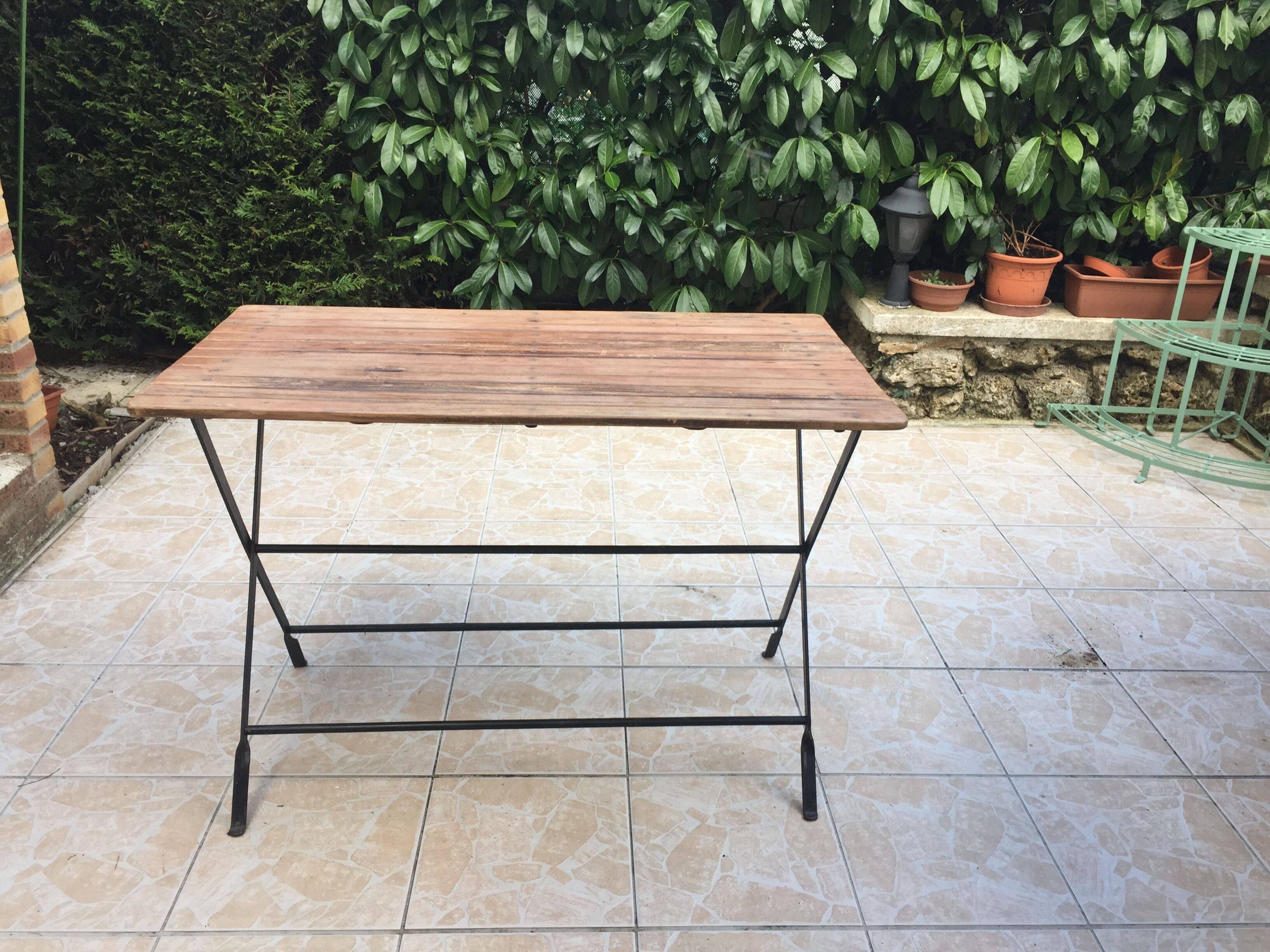 Table de jardin en teck