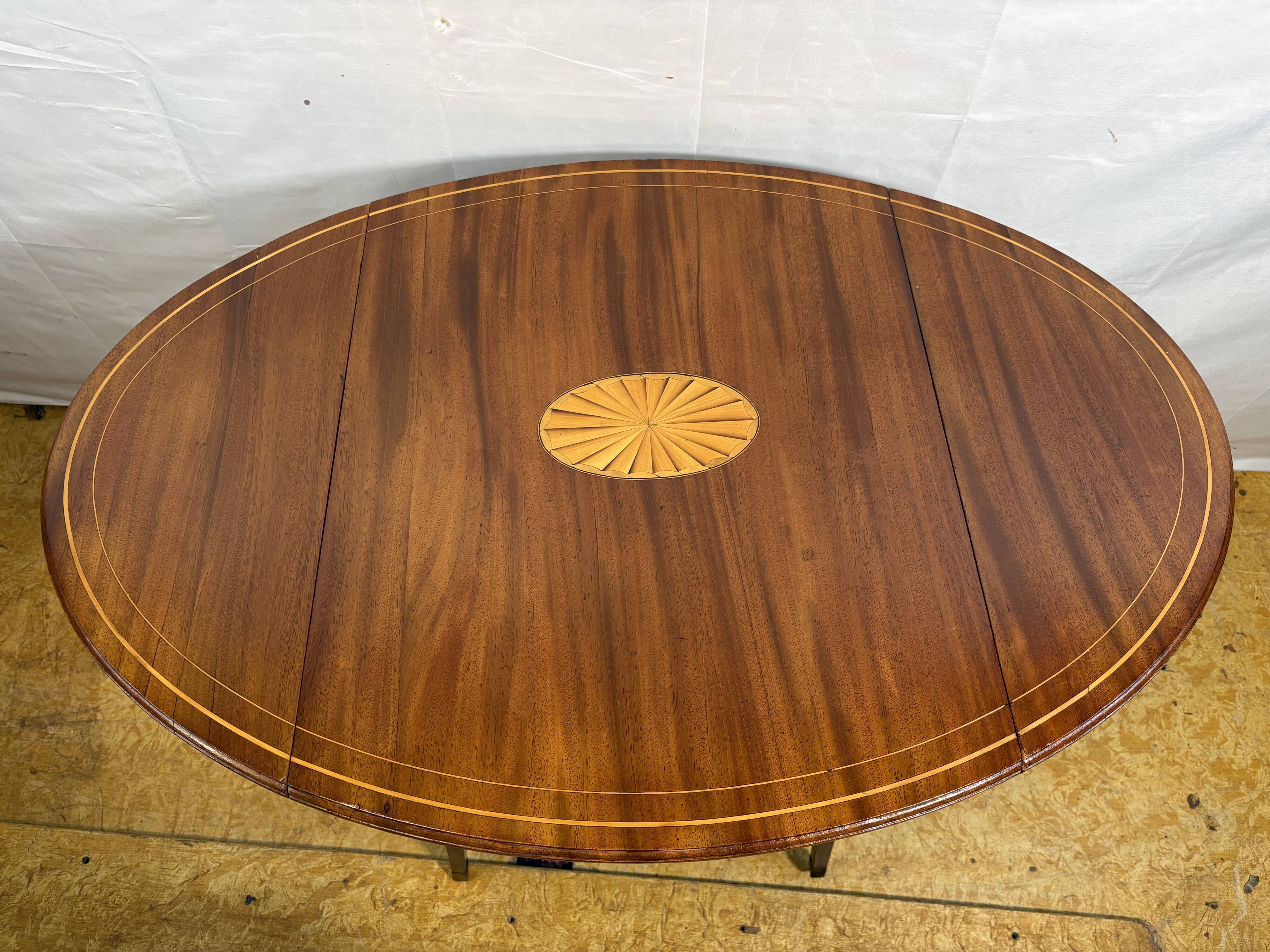 Antique Edwardian Mahogany Oval Drop Leaf Side Table (Circa 1900–1930)