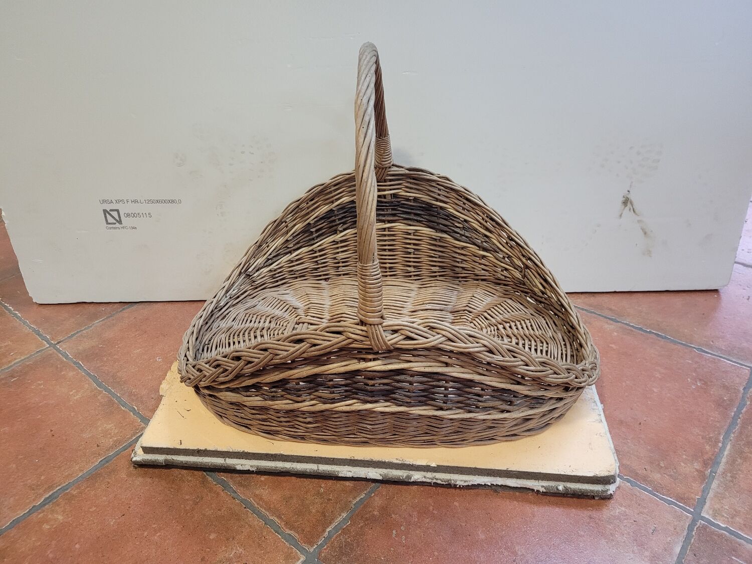Wicker log basket