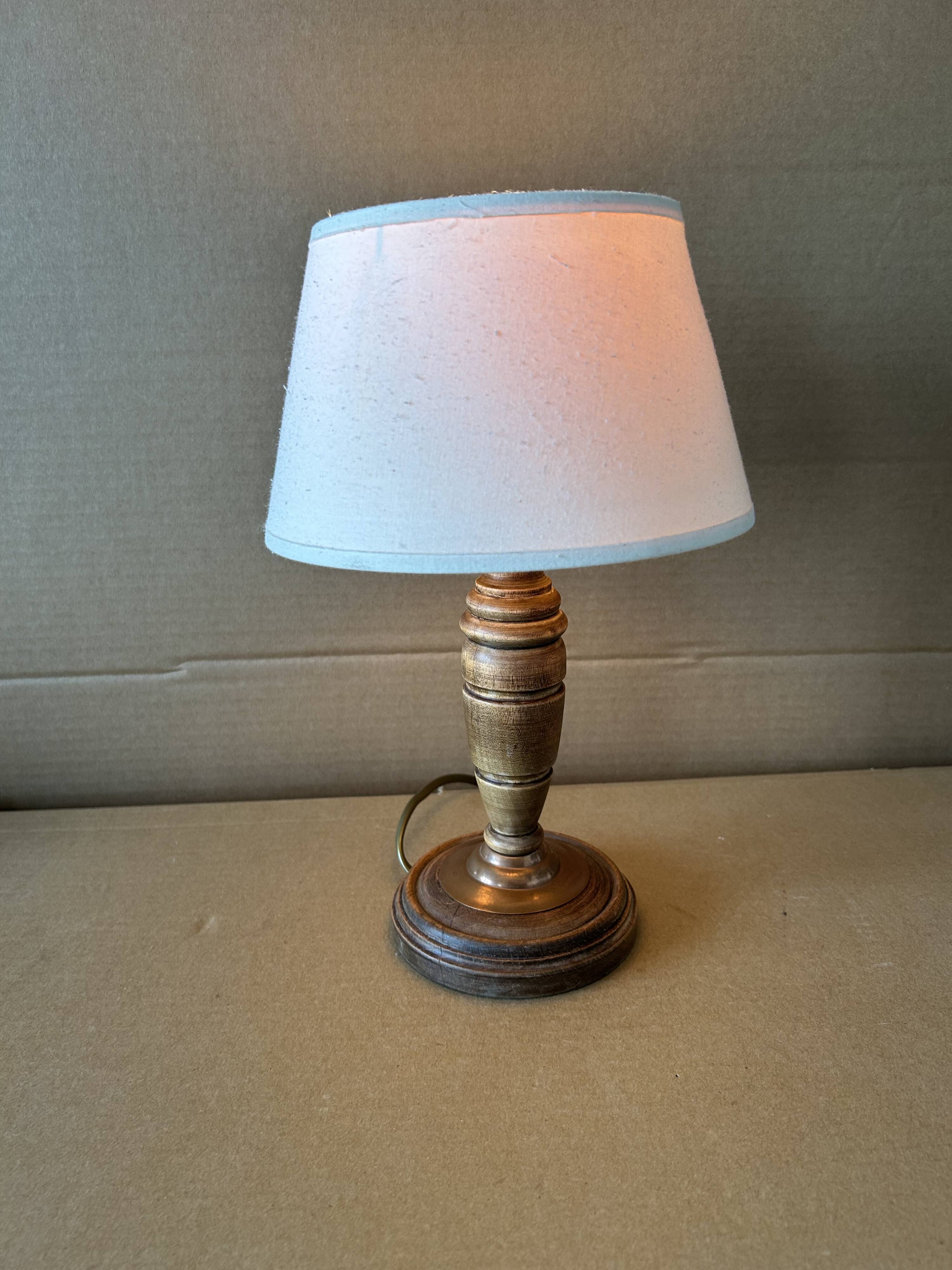 Lampe à poser en bois tourné