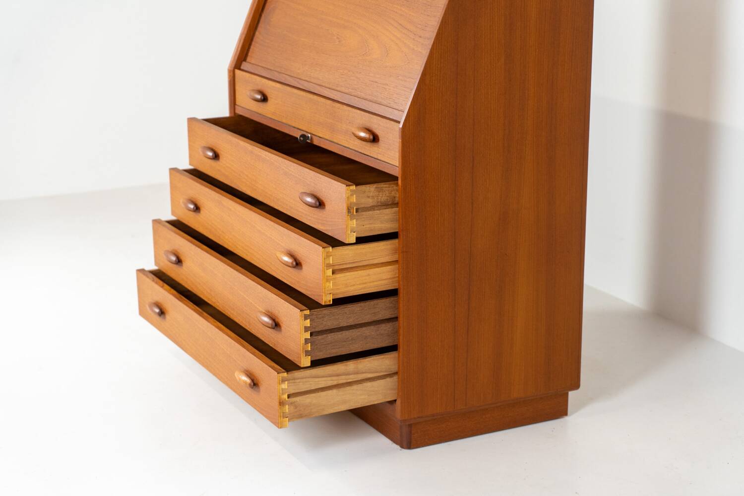 Secretary by Bent Møller Jørgensen for Svend Dyrlund (Denmark, 1960s).