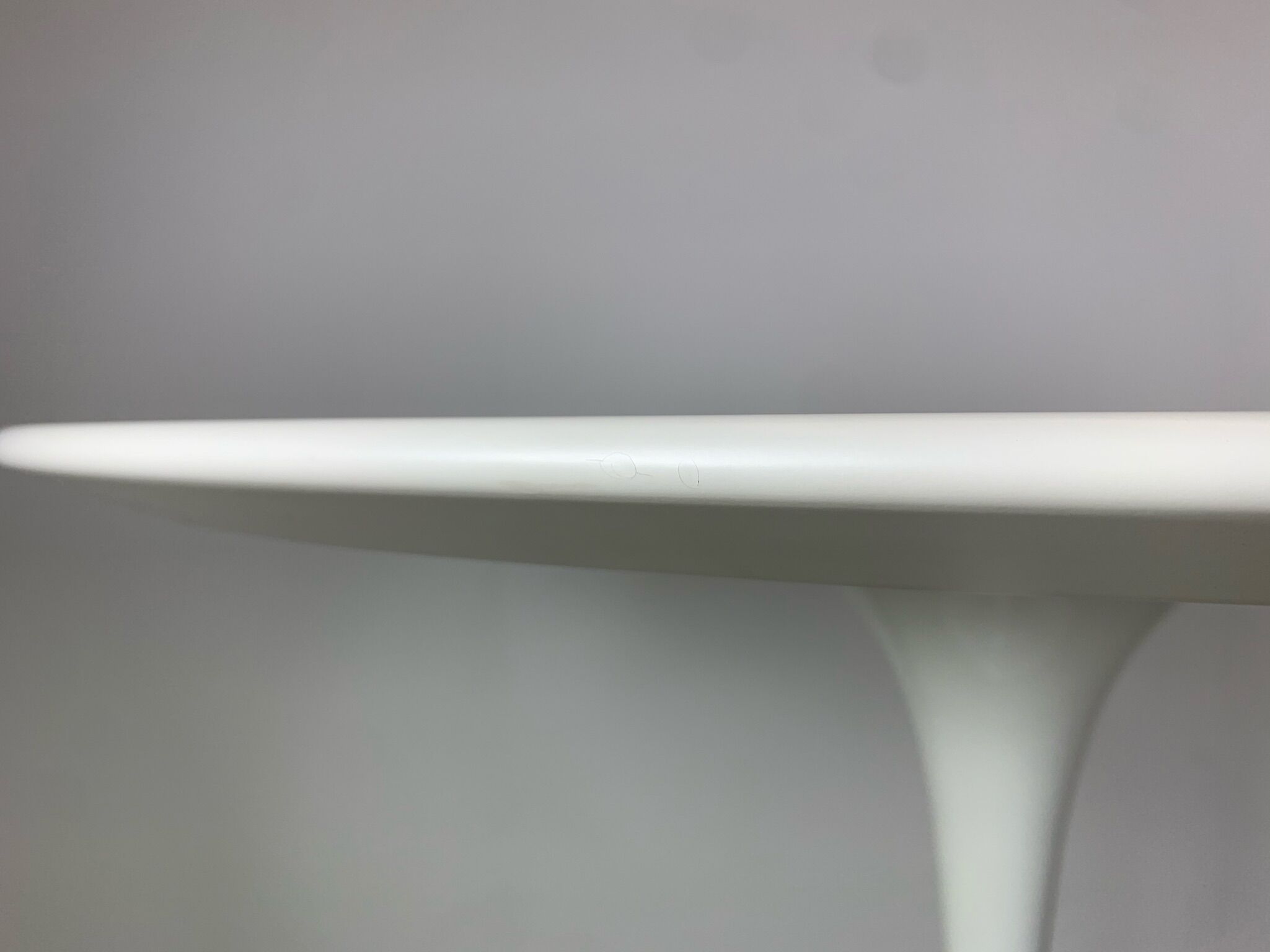 Eero Saarinen Tulip Dining Table white