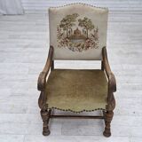 Fauteuil danois à dossier haut des années 1950, en laine tissée à la main, velours, bois de chêne sculpté.