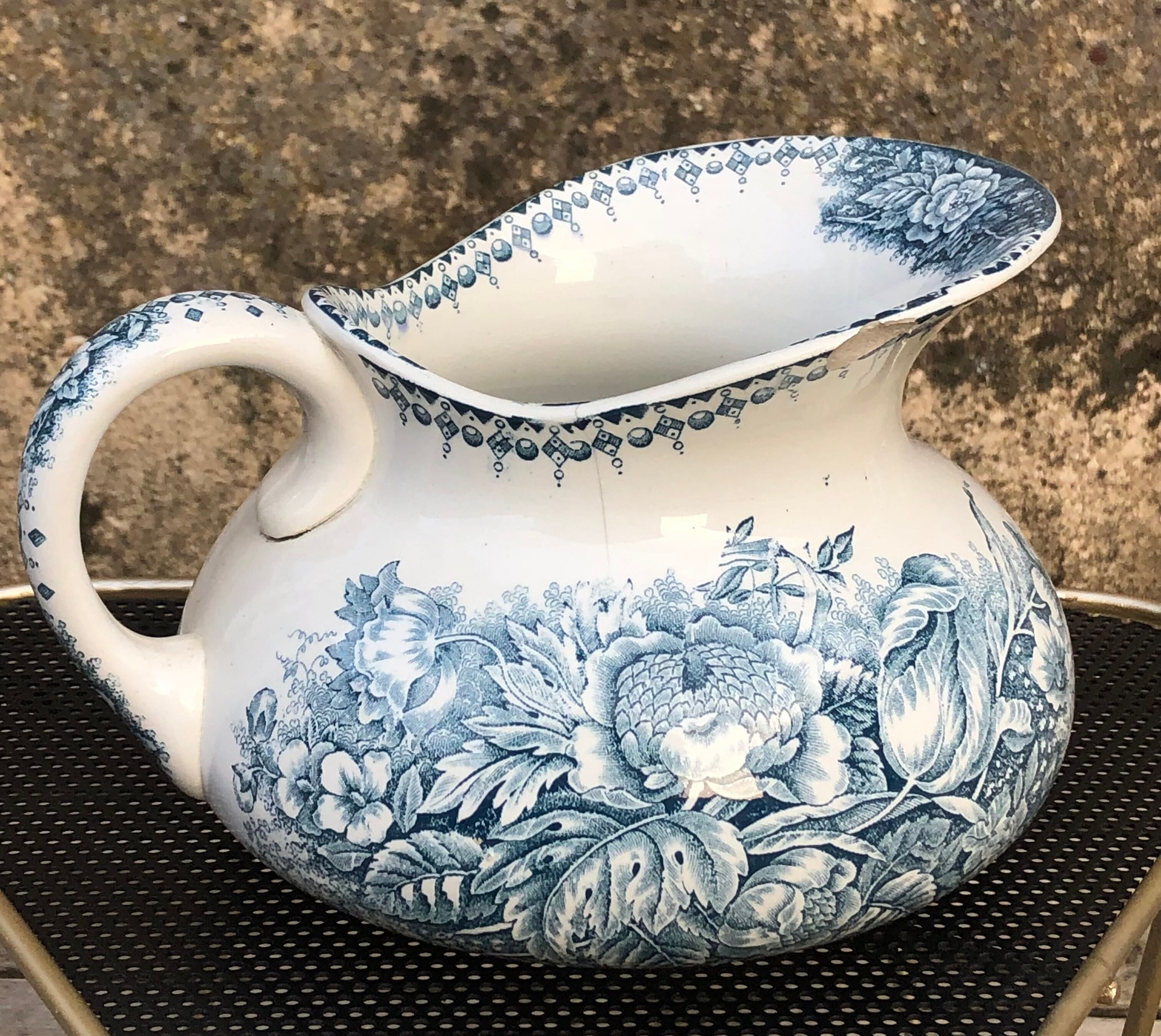 Bushy earthenware pitcher from Longwy model Jardinière