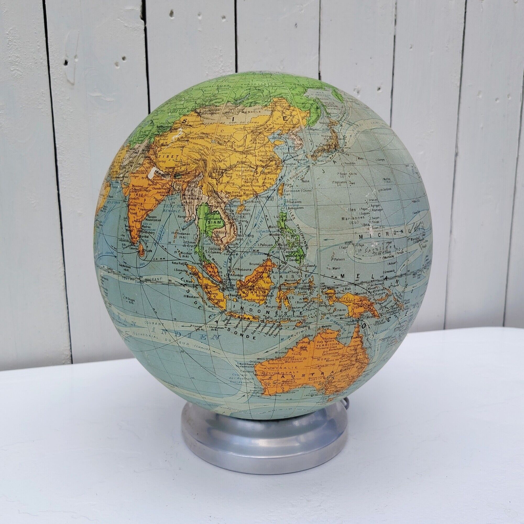 Illuminated glass globe, Art Deco, vintage