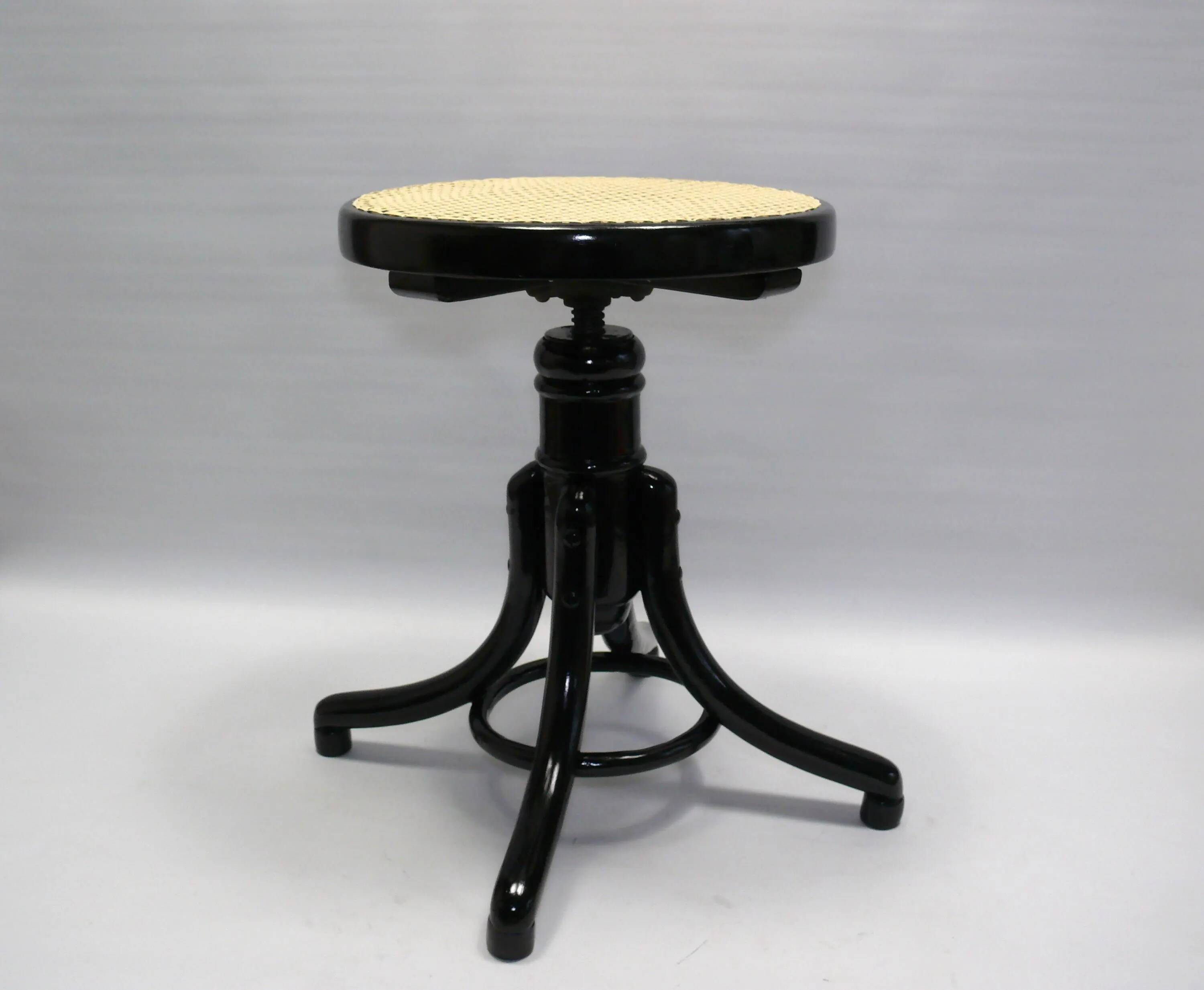 Viennese wicker piano stool, Gebr. Thonet - circa 1900