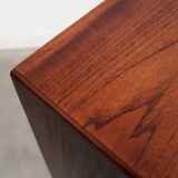 Buffet haut en teck, design danois, années 1970, production : Danemark