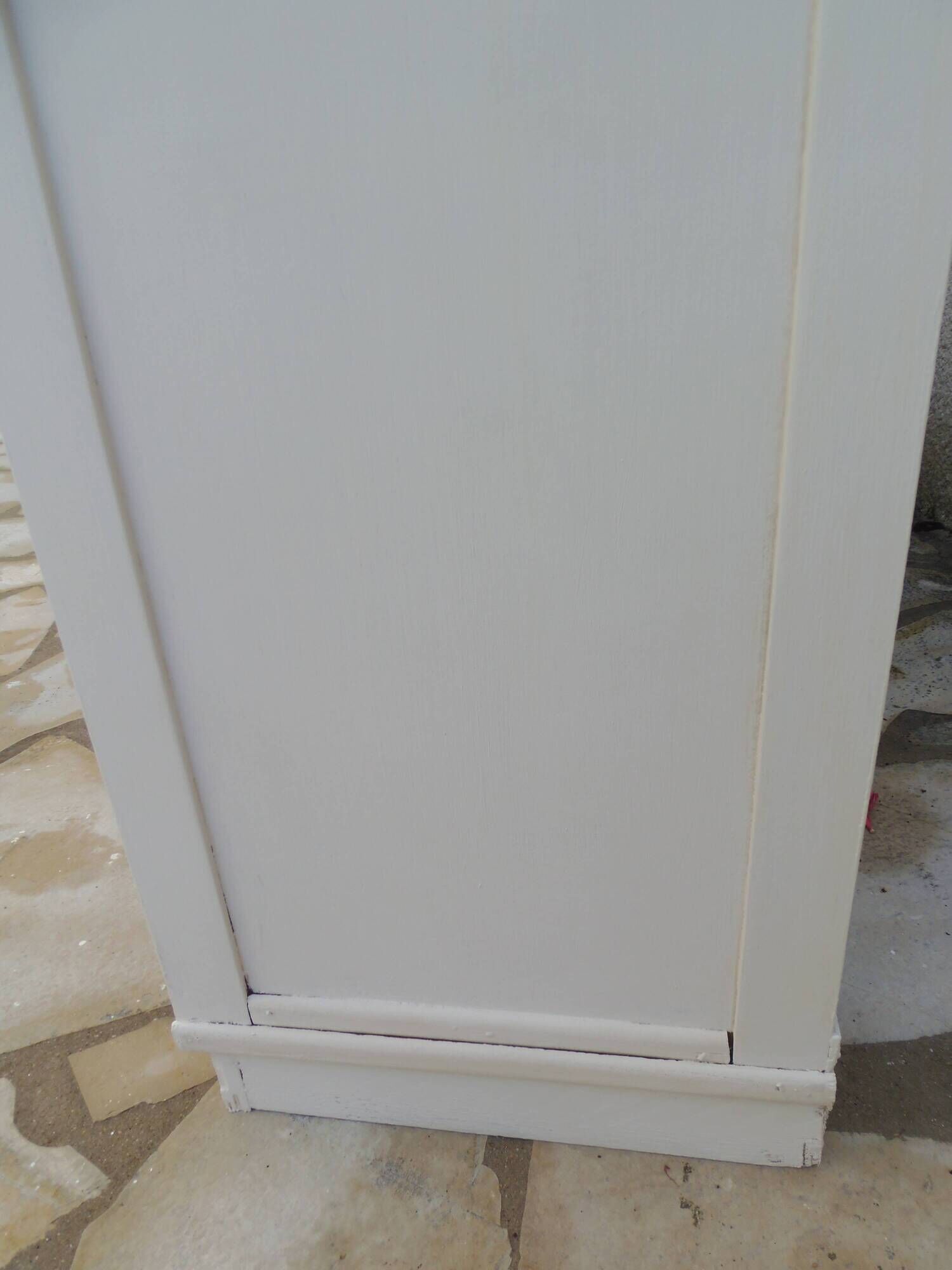 Craft furniture enhanced in pearl gray, shelves and top in raw wood.