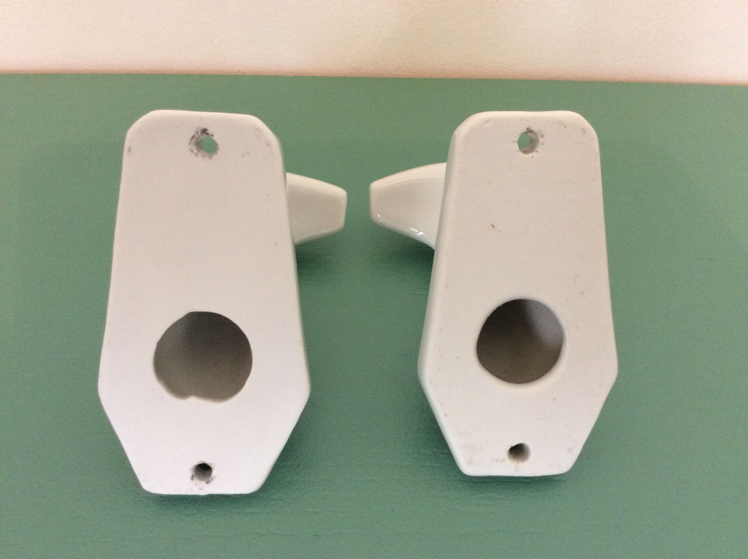 Lot 2 antique porcelain pads