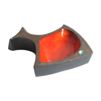 Fish shaped ceramic vide-poche bowl by André Bayer for Bayer ceramics, Belgium 1960s.
