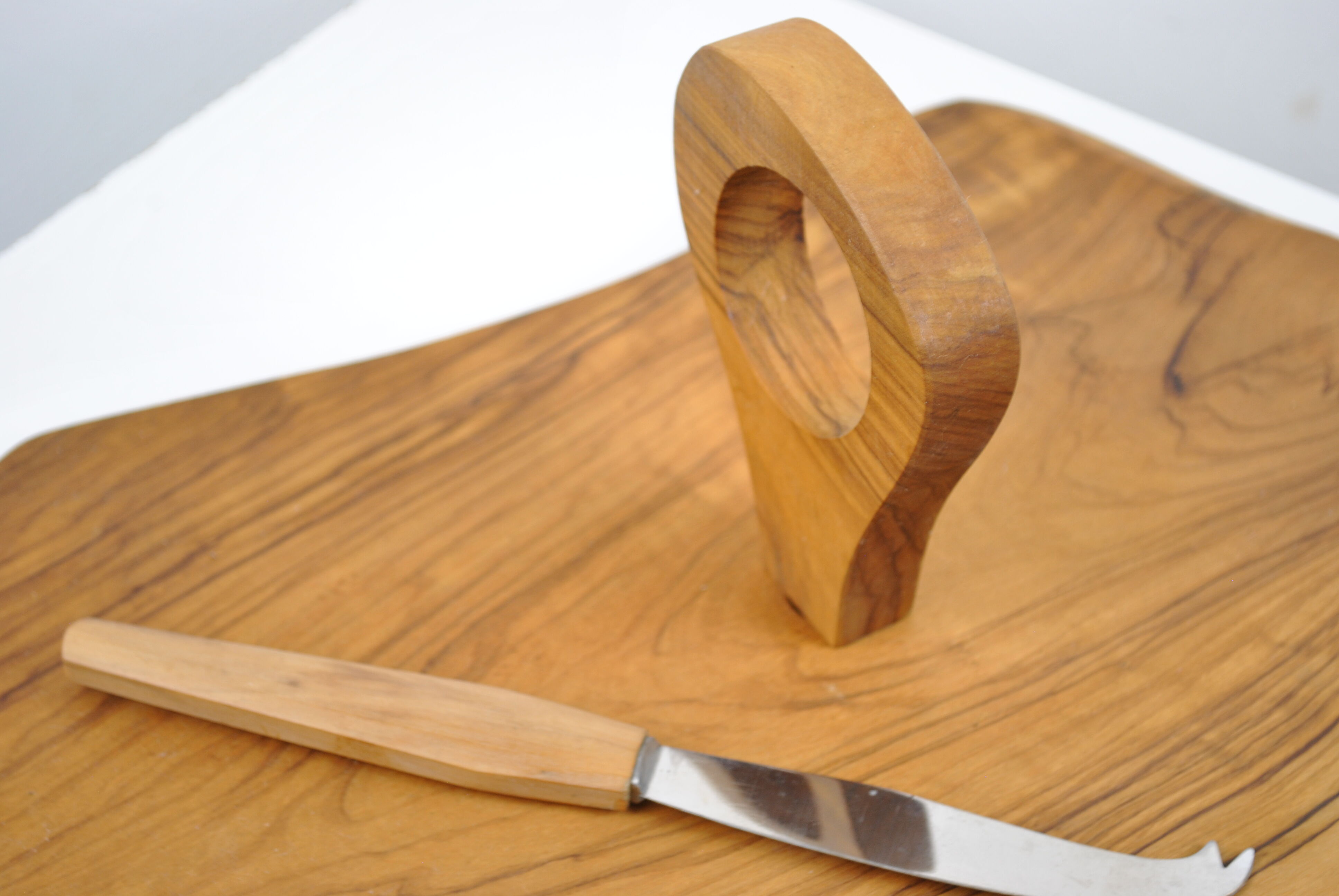 Walnut cheese platter 1970