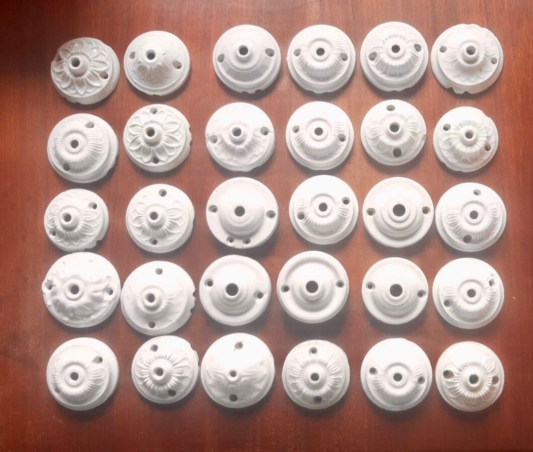 Suspension in smooth opaline green thread early twentieth century