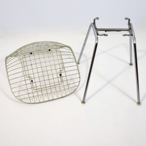 Pair of DKX 1 Wire Chairs by Charles & Ray Eames, Herman Miller, 1952