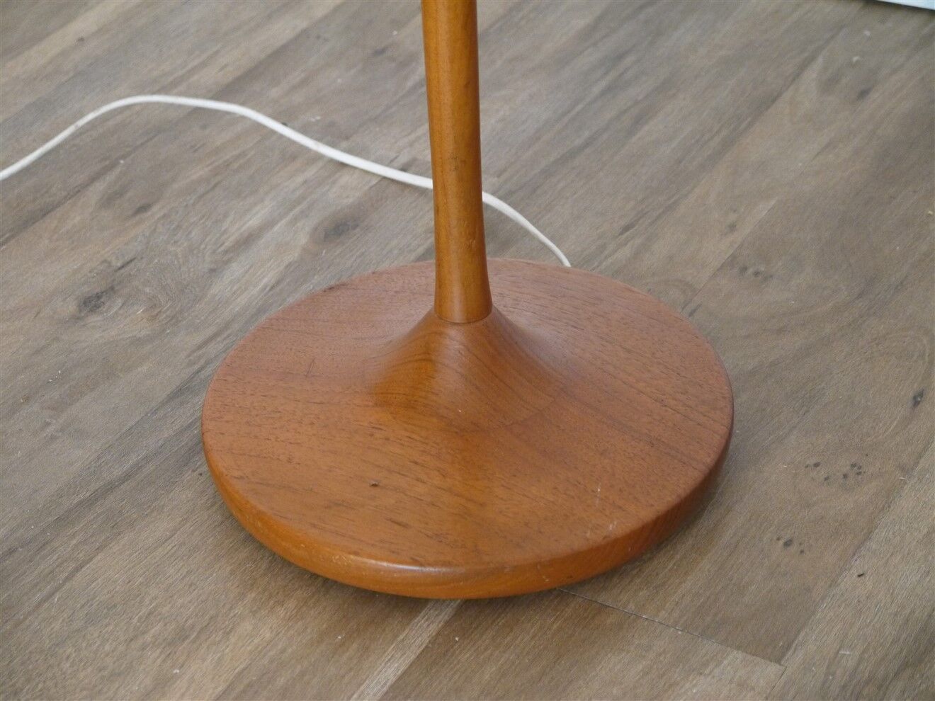 Lampadaire danois en teck 1960