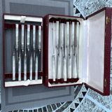 Coffret  10  couteaux de table et 10 couteaux  à fromage