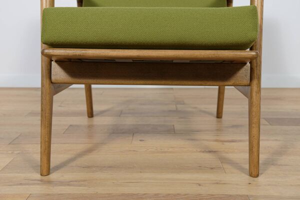 Paire de fauteuils Modèle 300-139 de Swarzędz Factory, 1960s