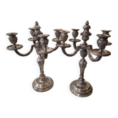 Paire de candélabres à quatre lumières en métal argenté de style Louis