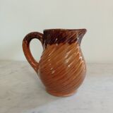 Slush pitcher with grape decoration