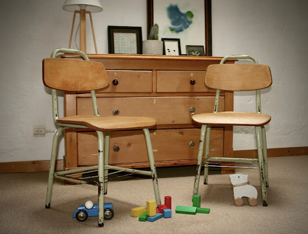 Pair of children's chairs (vintage Spanish in the 60s)