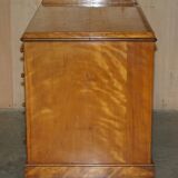 Victorian pedestal desk by Morris & Co circa 1880 in satinwood.