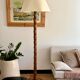 Lampadaire en bois tourné