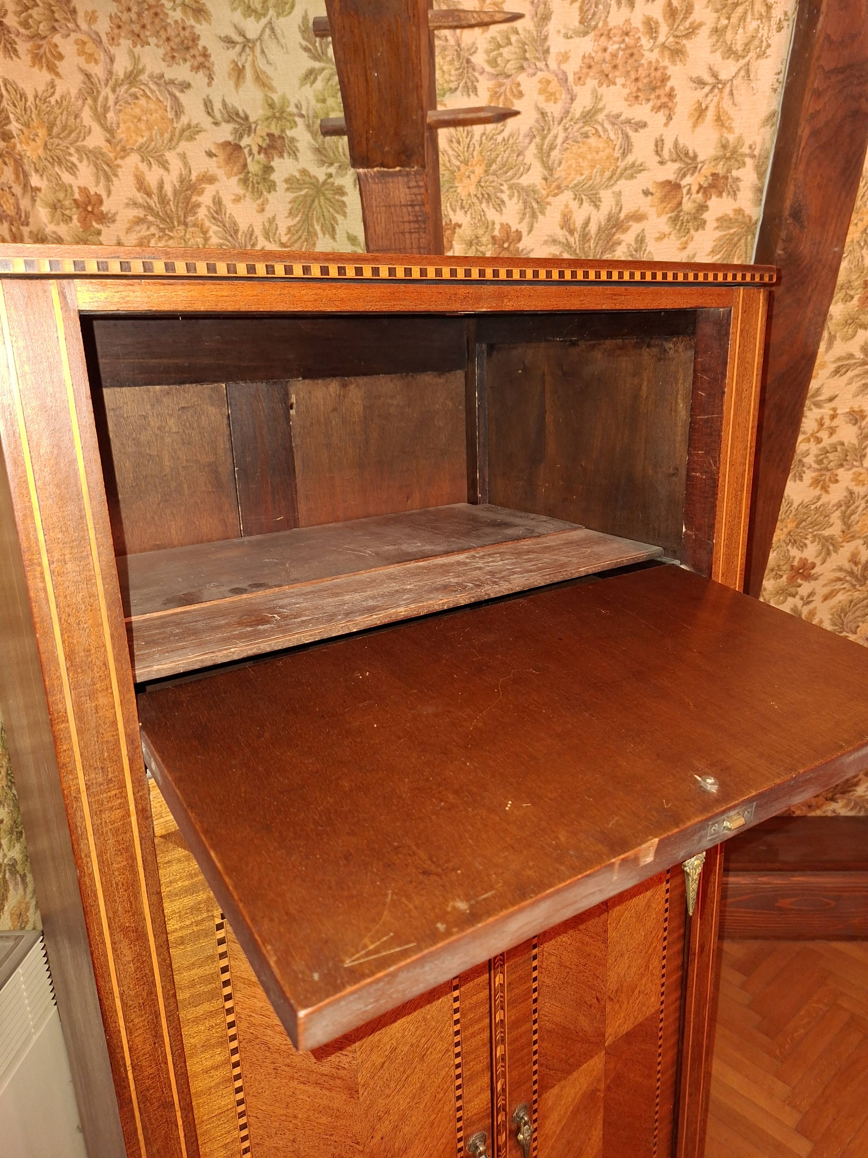 Art Deco bar furniture