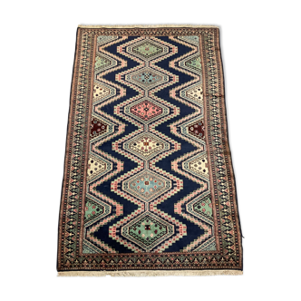 Tapis ancien en laine