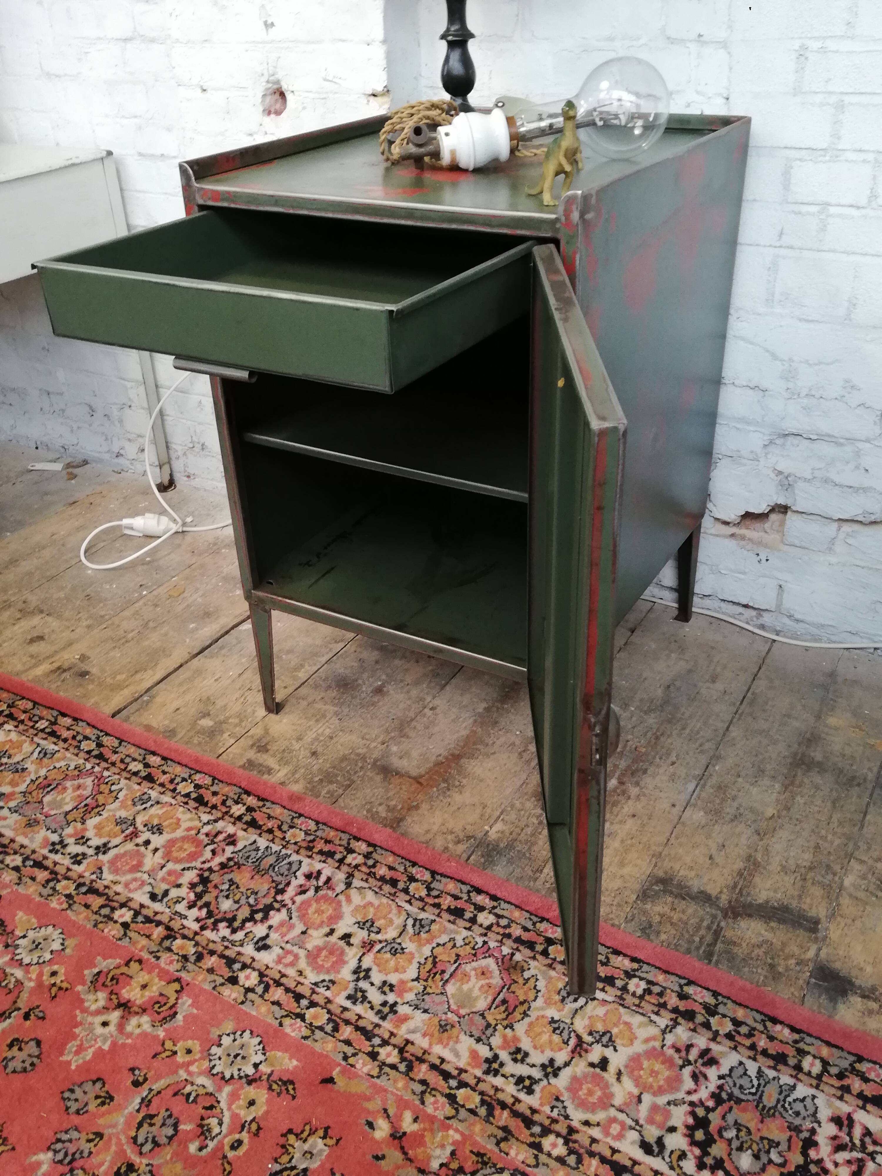 Industrial service, workshop furniture, sheet metal workbench