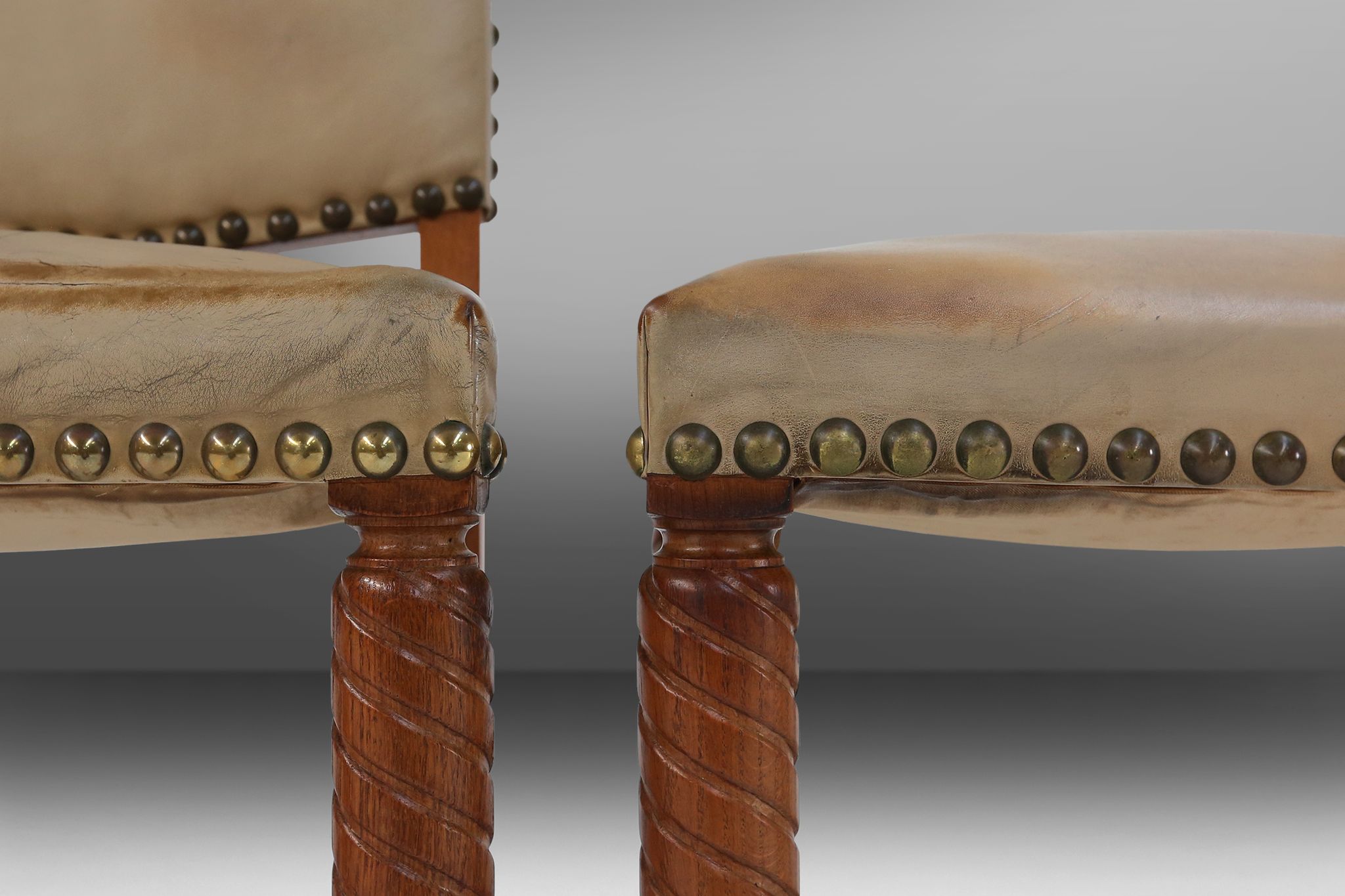 Chaises de salle à manger Art Déco en chêne et cuir années 1940