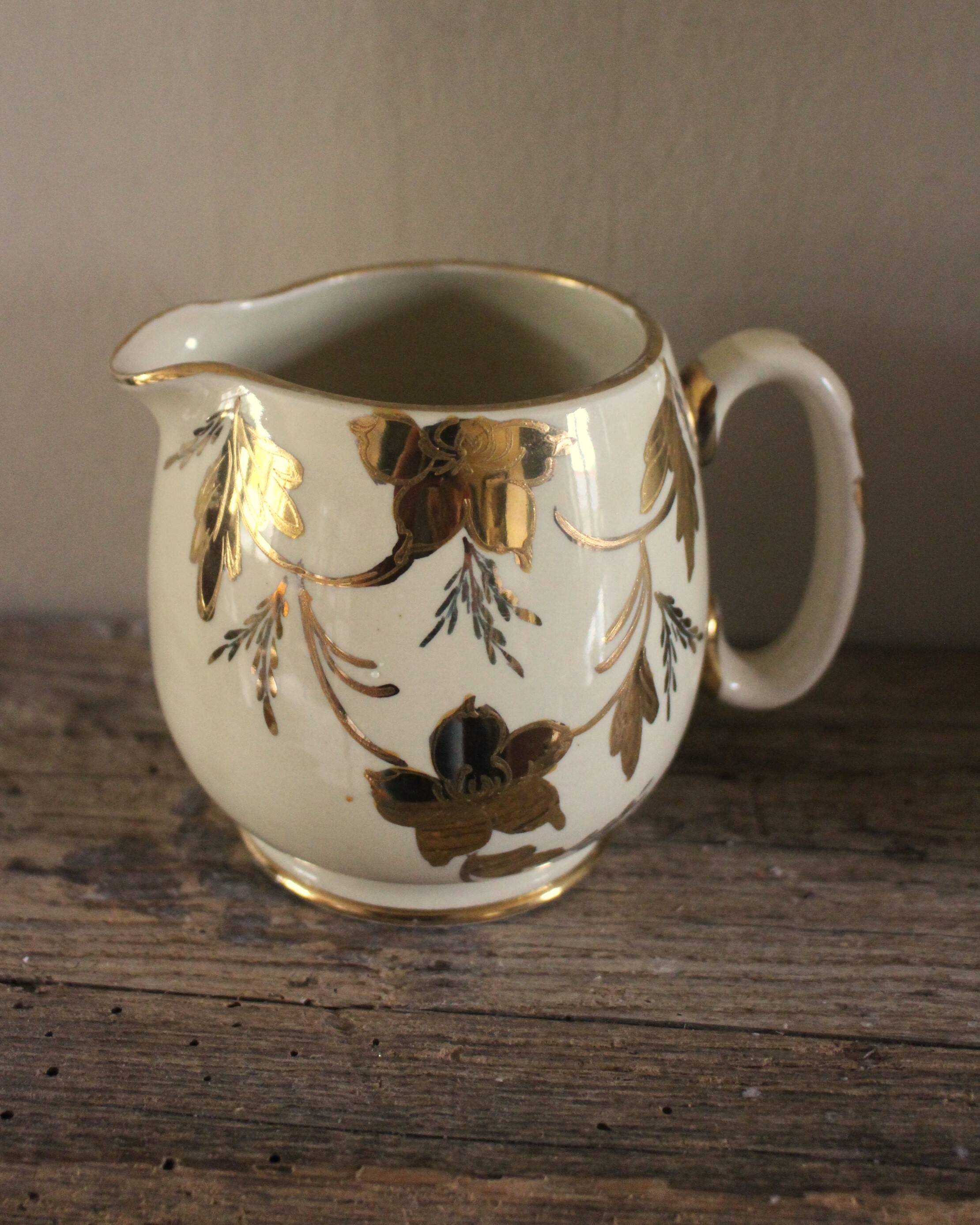 Sadler gilding milk jug English earthenware