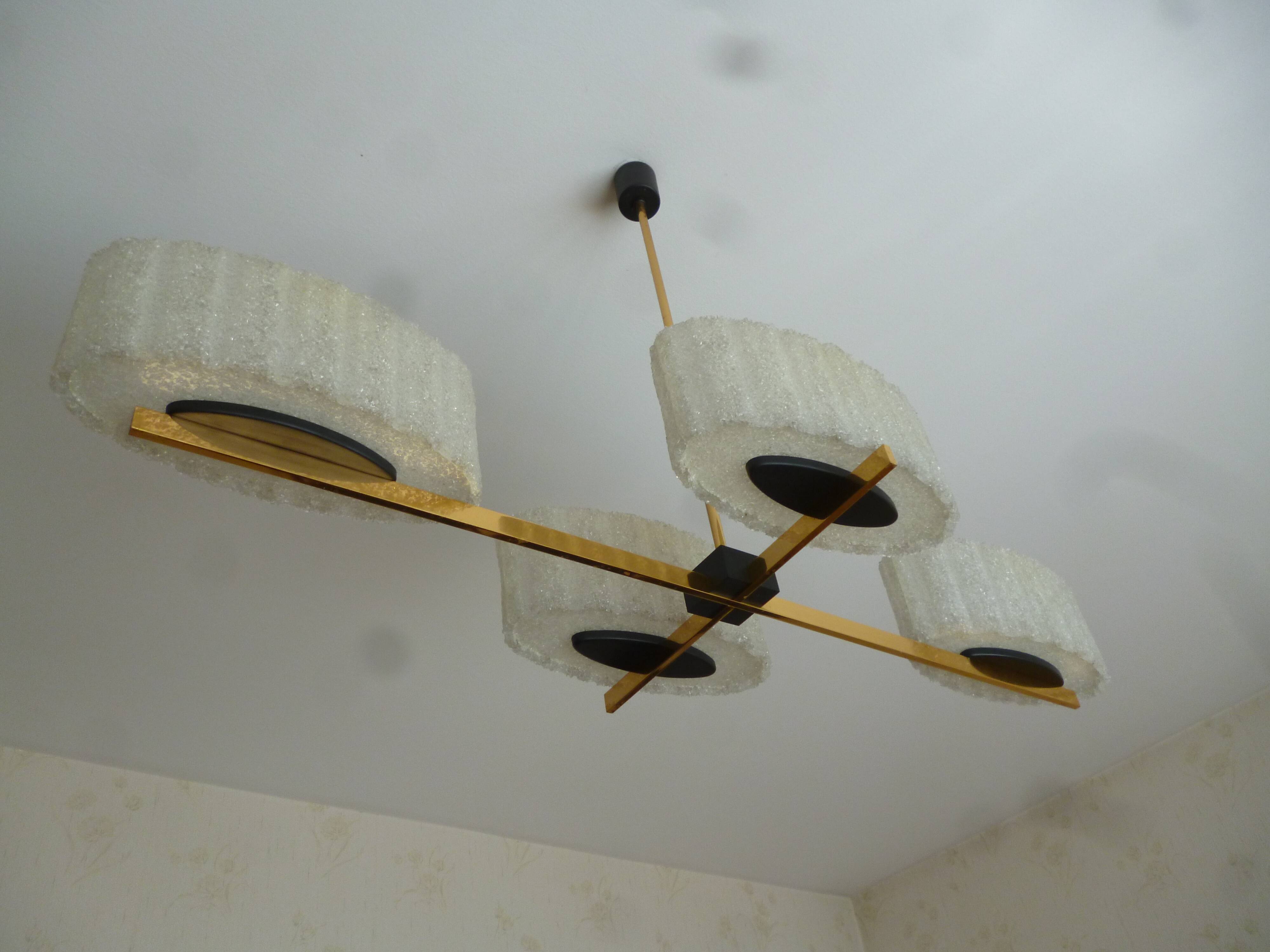 Arlus chandelier at 4 offal days