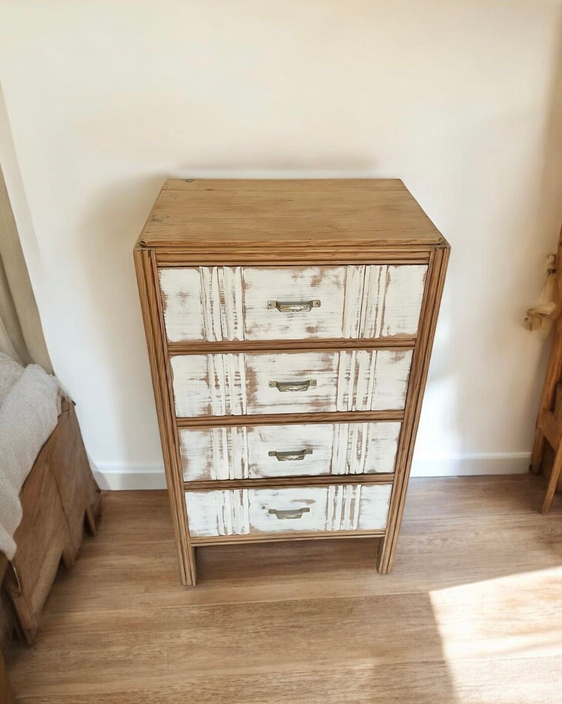 Set of occasional furniture