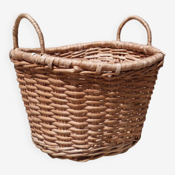 Small wicker basket with handles