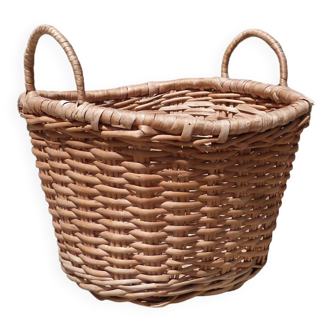 Small wicker basket with handles