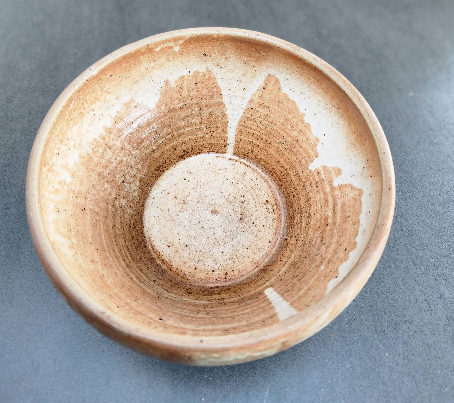 Vintage round stoneware salad bowl