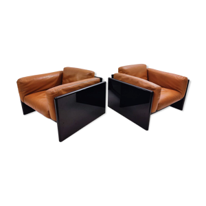 Paire de fauteuils italiens