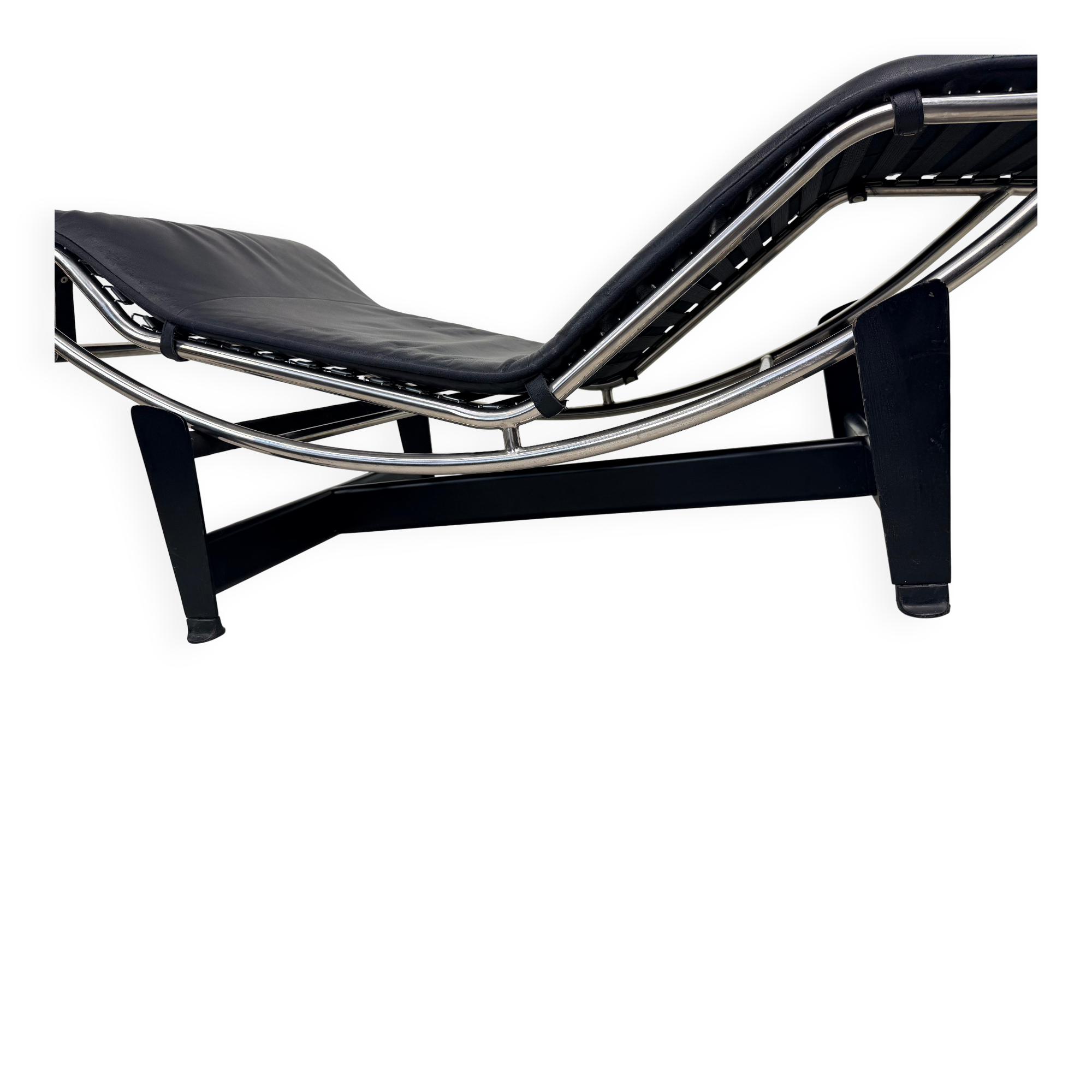 Vintage LC4 Chaise Longue by Le Corbusier in black leather