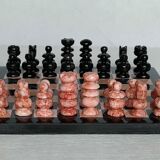 Small chessboard in coral marble and black marble - Italy - Second half of the twentieth century