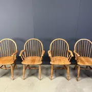 Beautiful English Windsor style dining chairs, set of 4