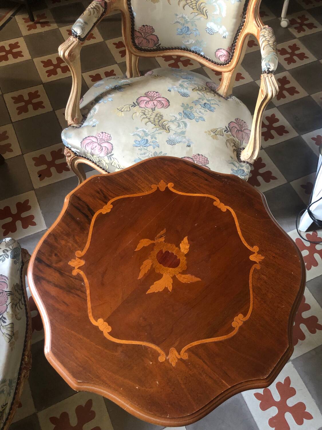 Guéridon  bois marqueté