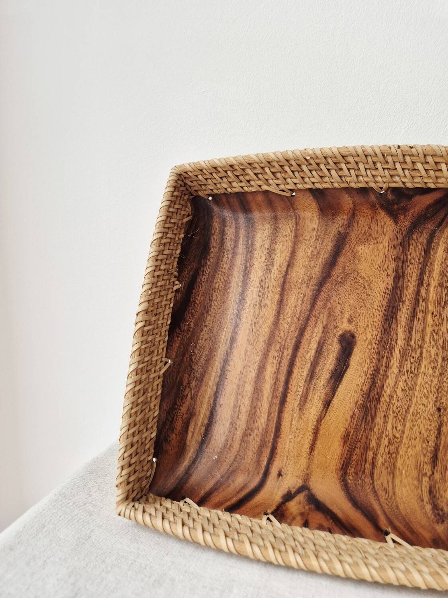 Wood and rattan plateau '80s - Vintage