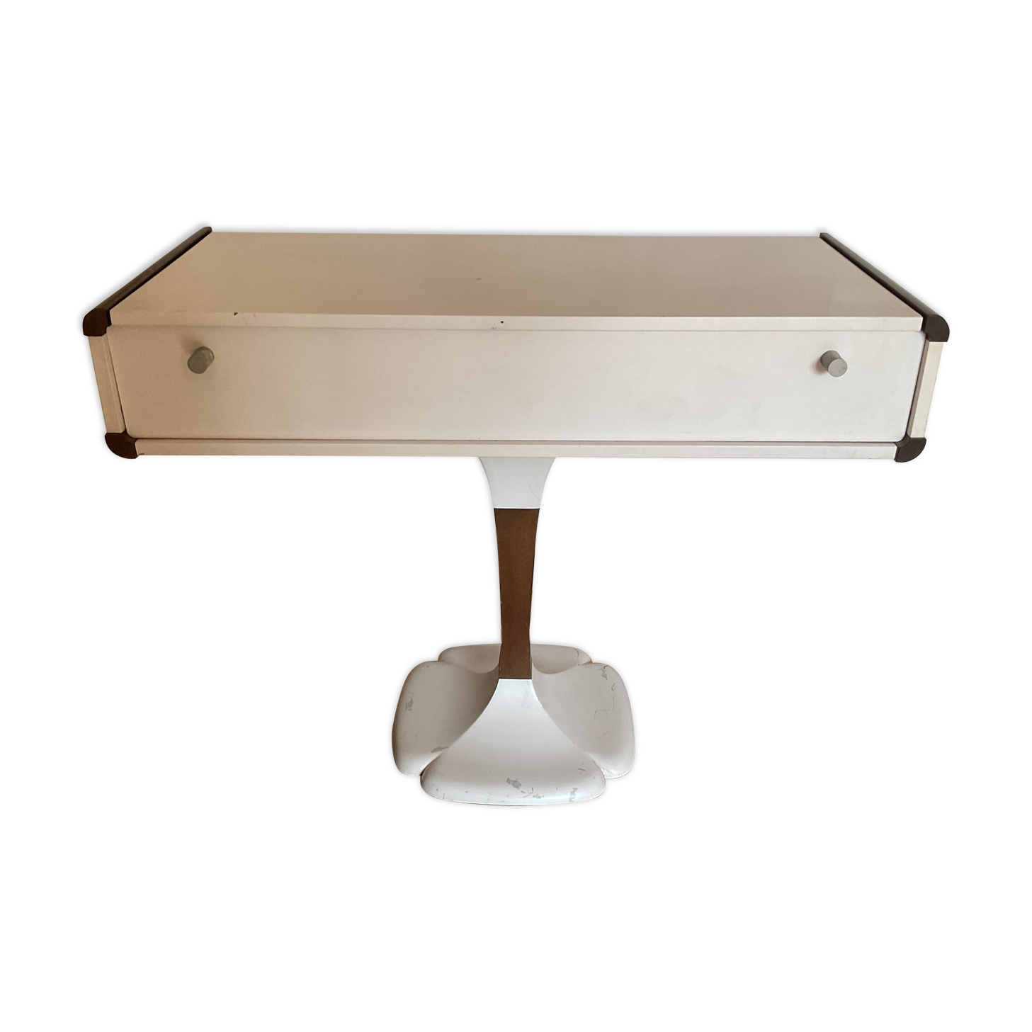 Gautier design hairdresser with tulip (clover) base from the early 70s.