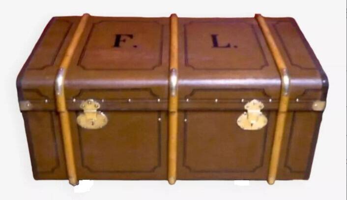 Curved mail bag in tawny from the 1920s - 100 x 54 x 46 cm