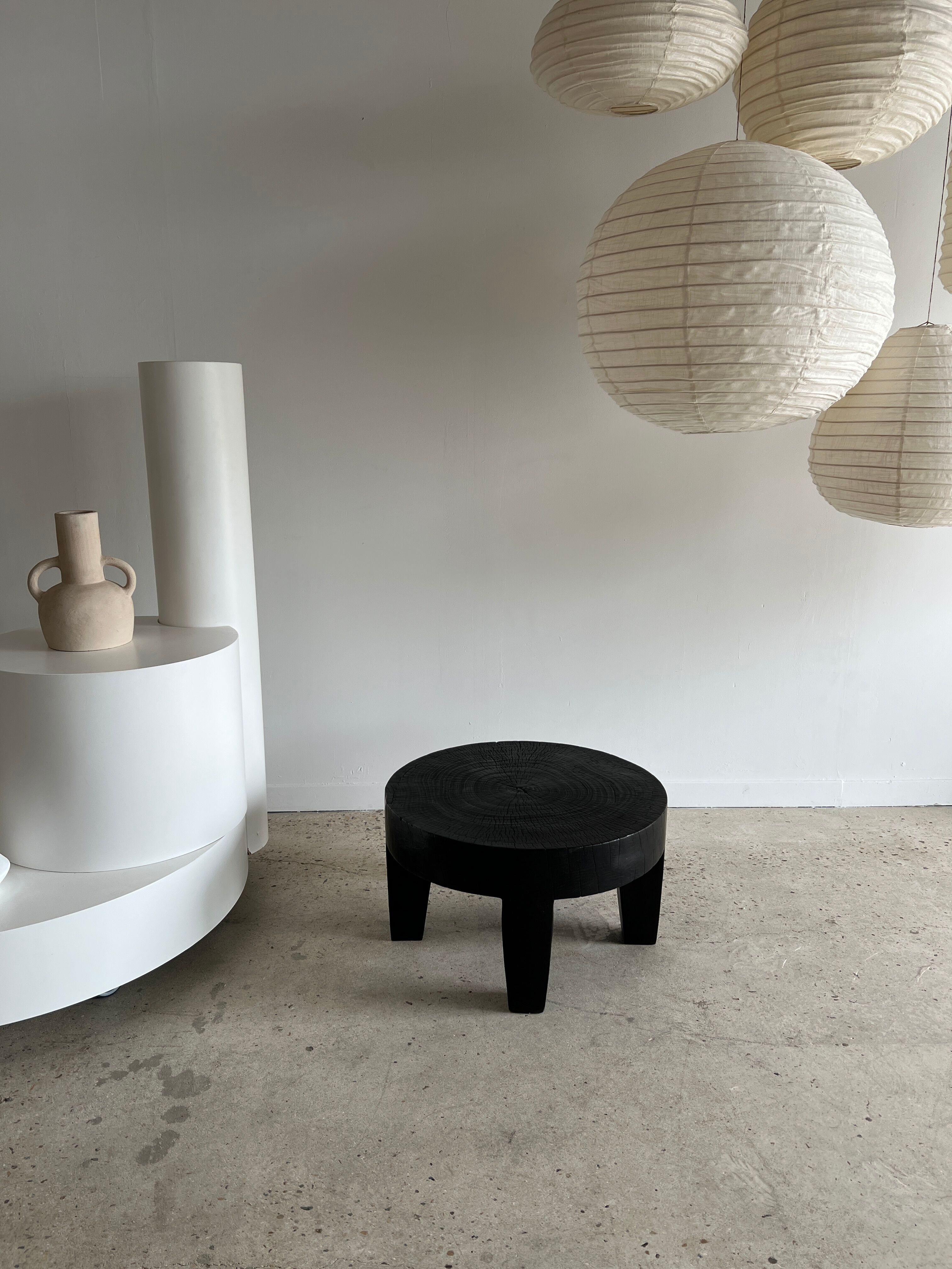 Coffee table en bois massif monoxyle noir