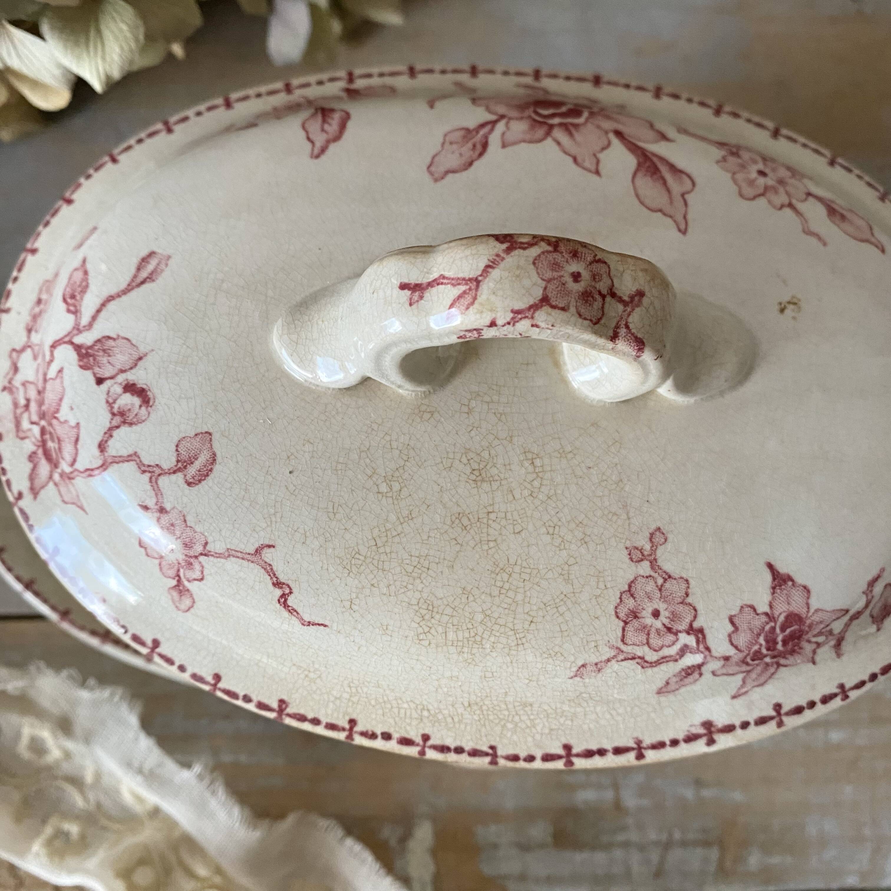 Lunéville ironstone sauceboat, Dutch model