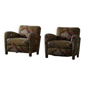 Modern Danish pair of curved lounge chairs, original fabric, Fritz Hansen, 1940.