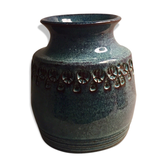 Ceramic vase